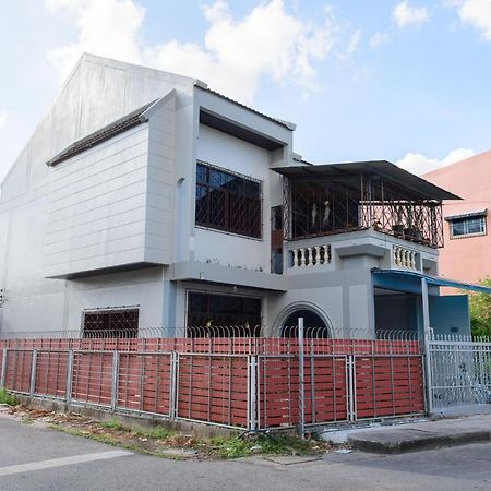 Bluebell House Hatyai - Cosy 3 Bedrooms For 10 Pax - 9 Mins Drive To Lee Grd Ban Kho Hong Bagian luar foto