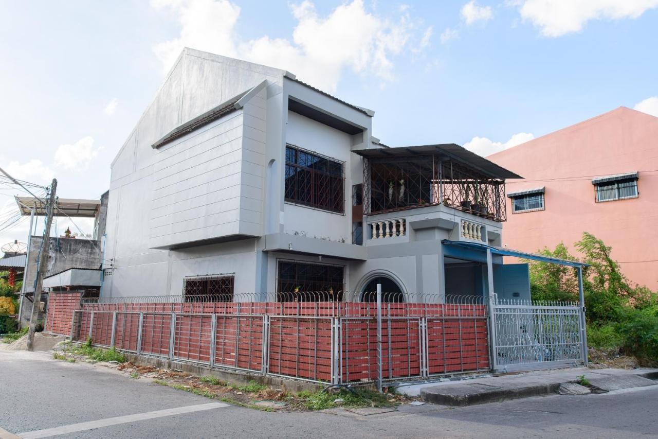 Bluebell House Hatyai - Cosy 3 Bedrooms For 10 Pax - 9 Mins Drive To Lee Grd Ban Kho Hong Bagian luar foto